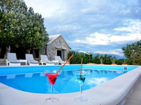 Villa Tonka - with pool